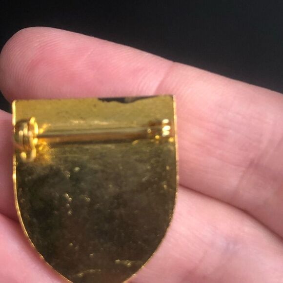 keystone vintage skiing ski pin colorado souvenir travel resort shield pin back - Picture 5 of 7